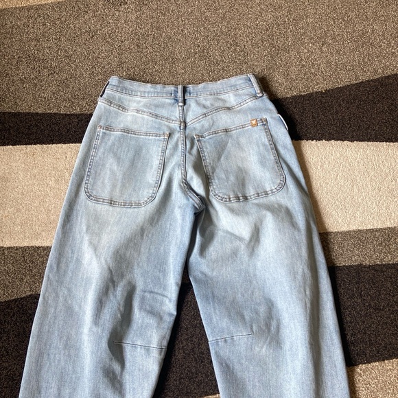 Jessica Simpson Jeans Womens Sz 4Light Wash Barrel Jeans. - Picture 8 of 10